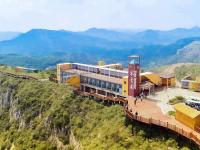 美图预警！实拍500米悬崖上的网红餐厅