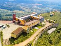 美图预警！实拍500米悬崖上的网红餐厅