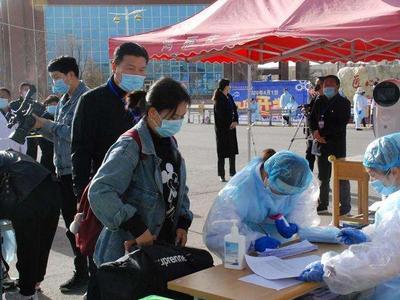 大学开学后需要封闭式管理吗？教育部回应：把好校门不意味着学校完全封闭