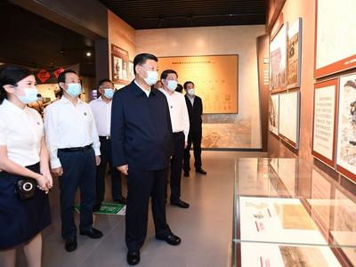 鉴往知来，跟着总书记学历史 | 从半条被子的温暖到人民至上的情怀