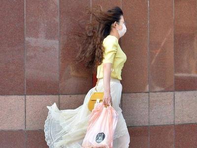 起了秋风，到了加衣服的时候了