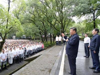 习近平勉励青年学子：不负青春不负韶华不负时代
