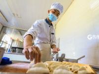 军营“粮草官”拍了拍你的肚皮，并对你说...