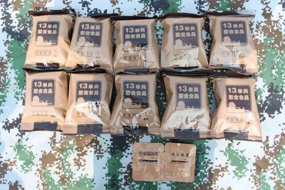 来了来了！“外卖”都被送到了野外训练场