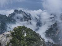 不识华山真面目，只缘云雾漫山中