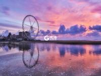 早起的人有景看，殷红的朝霞浸染了天空