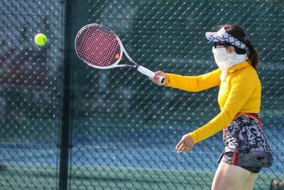 民间高手大会战 “上实杯”网球赛开打啦