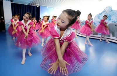 青岛市市北区中小学生航运文化主题梦想馆在青岛普新小学开馆