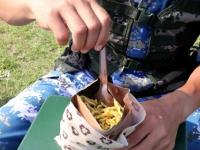 来了来了！“外卖”都被送到了野外训练场