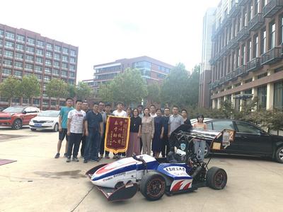 大晚上车坏了咋办？青岛理工大学两学子学以致用帮大忙！
