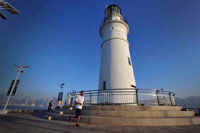 边赏美景边锻炼，这个露天健身房真不错