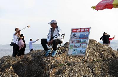 你拍过栈桥快照吗？现在还有四五十个摊位