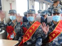 青岛今年入伍首批新兵启运，全市大学生新兵征集比例首次突破90%