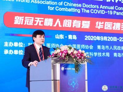 张文宏在青表示：现在不能明确全球疫情将向何处走，明年疫苗会传来好消息