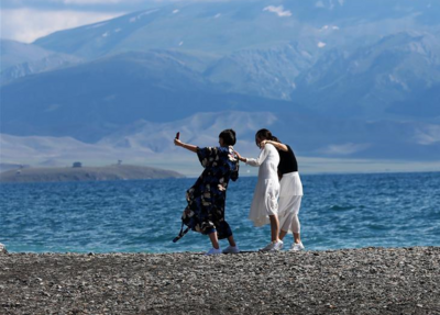 新疆自9月2日起开放所有户外旅游景区，同时恢复跨省（区、市）旅游
