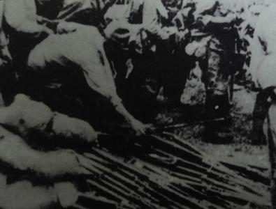 十四年抗战胜利日 雪耻国仇狂欢时丨图说青岛抗战（29)