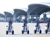 守护每一次安全飞行，走近“驱鸟兵”