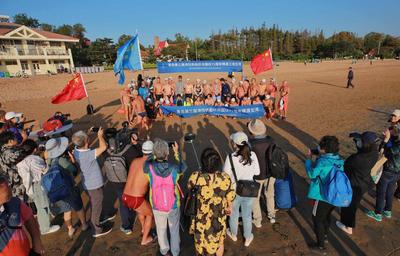 这样的好天宜横渡 “泳士”破浪而来闯五湾 