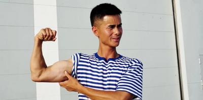 海上体能还能这么练 一起看舰艇兵的花式健身