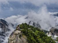 不识华山真面目，只缘云雾漫山中