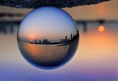 水中“魔镜”看青岛，那一汪积水神奇得很