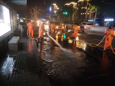 市北区城管局环卫二公司全面推行延时保洁，助力文明城市测评