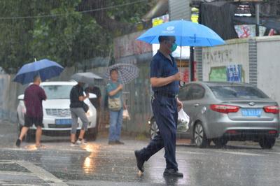 青岛今年夏季多暴雨，接下来的秋季雨水还是不少，气象专家发出重要提醒！