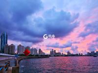 早起的人有景看，殷红的朝霞浸染了天空