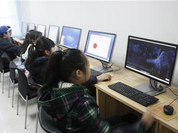 青少年蓝皮书：互联网已深度融入生活，中国未成年人首次触网年龄不断降低