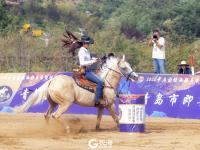 女版牛仔有点忙，身姿挺拔美又飒