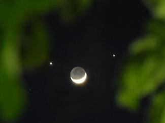 土星、木星“双星伴月”25、26日连续两晚将在天宇上演