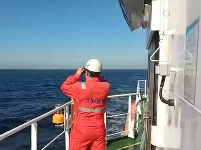 辽宁一渔船在大连海域被撞沉没：10人失踪，搜救任务仍在进行中