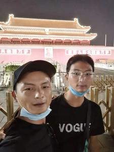 他带着妈妈的遗照上清华！湖南高考文科第一名何润琪已完成报到