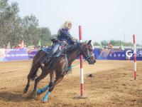 女版牛仔有点忙，身姿挺拔美又飒