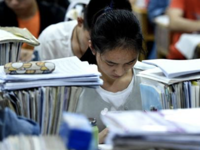 助学金一次发了111万！青岛胶州一爱心企业7年资助学生600多人