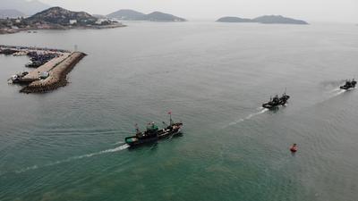 沙子口震撼航拍 渔船乘风破浪闯开海