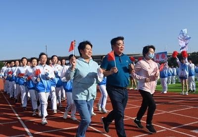 开眼！你见过这样入场的运动会吗？