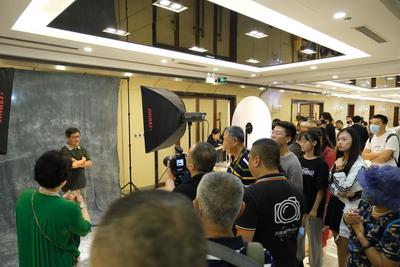 1亿像素啥概念？看这些人都来体验了