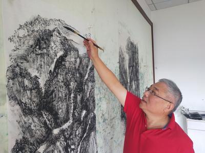 匠人匠心之焦墨画：8米“焦墨”长卷献礼祖国生日