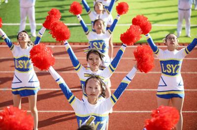 看，67中操场上全是青春的味道