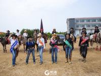 女版牛仔有点忙，身姿挺拔美又飒