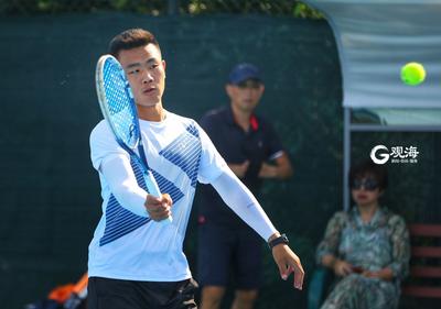 民间高手大会战 “上实杯”网球赛开打啦