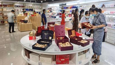 瞰青岛|跨境电商引来“触电”忙，展示发展新动力