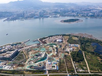 唐岛湾南岸，“莫比乌斯环”显雏形 