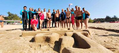 生日快乐！九旬冬泳健将 大伙集体来祝寿