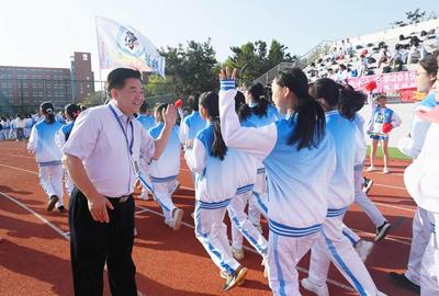 看，67中操场上全是青春的味道