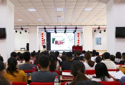 青岛超银学校：聚焦师德师能，锻造“超人”教师！　　