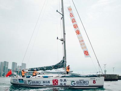半岛城市帆船拉力赛激战正酣，2支赛队在潍坊海域陷入渔网阵