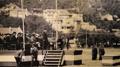 日军青岛投降  汇泉万头攒动丨图说青岛抗战（30)