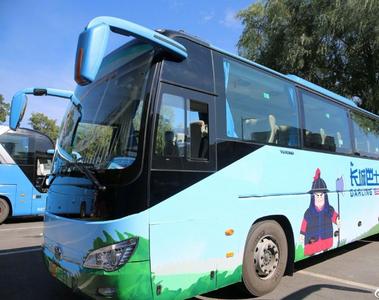 八达岭首条直通车长城巴士开通，英文名“Darling Bus”，往返费用为80元 